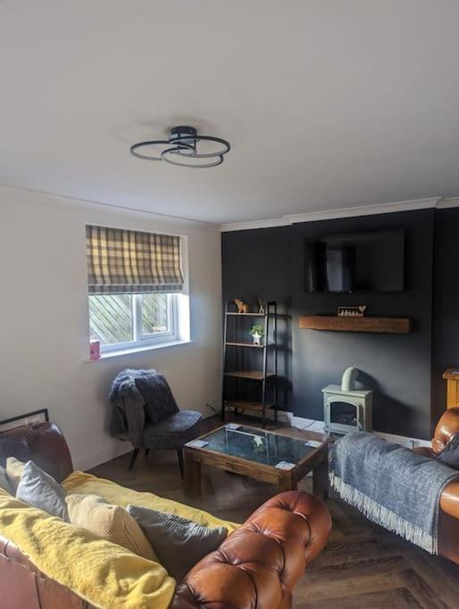 Cottage/Boutique Style - Free Parking & Wi-Fi Кінгстон-апон-Галл Екстер'єр фото